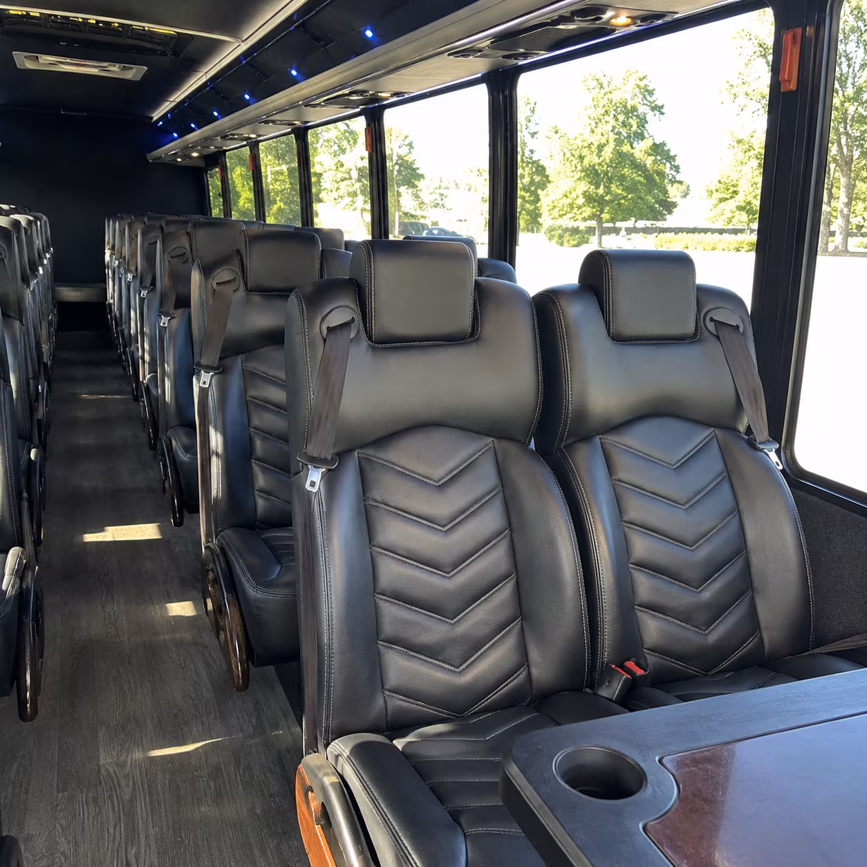 book group transportation for your next airport transfer 4